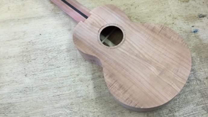 Concert Ukulele "PASSIO" 指板接着