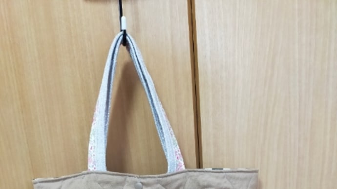 ネコちゃん柄トートバッグ出品中