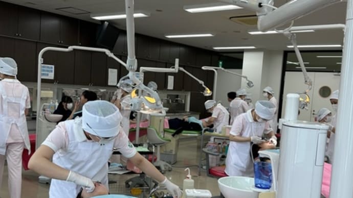 学内での実習の様子^^