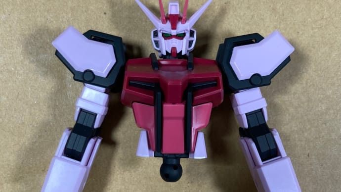 ②ガンプラ エントリーグレード 1/144 ストライクルージュ 組立中です!