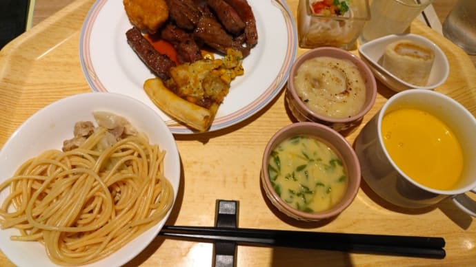 【フォーリーフガーデン】食べ放題ディナー。