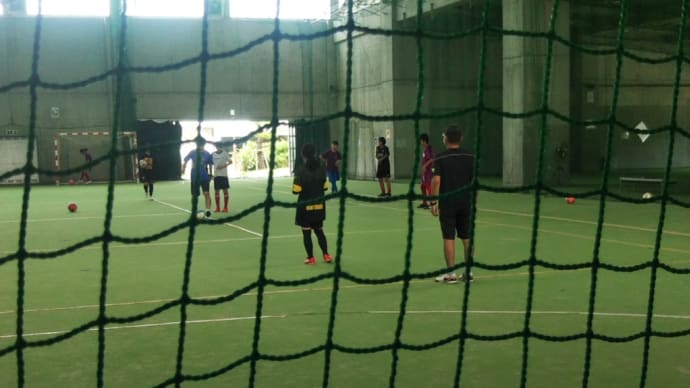 中学女子のフットサルトレーニング