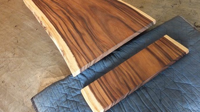 【モンキーポットの一枚板テーブル】濃い色合い一枚板テーブルの寸法カットからオイルメンテナンスまで。一枚板と木の家具の専門店エムズファニチャーです。