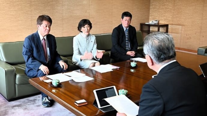 2024年2月2日日本共産党熊本市議団と党熊本地区委員会で、「市庁舎建替えについての提言」に関する申し入れ