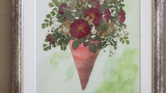 粘土の花器を使って(押し花)