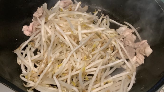 もやし炒め(^。^)カボチャのチーズ焼き