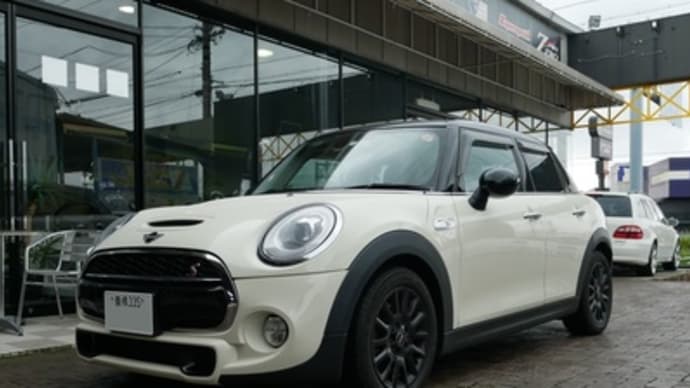 MINI F55前期に後期ユニオンジャックテール交換