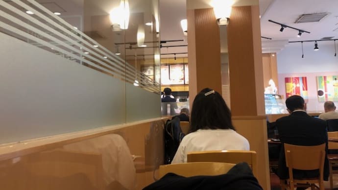 カフェ・ベローチェでトーストサンド とろ~りチーズ&ツナ ~チェダーチーズ~にブレンドコーヒー☕️