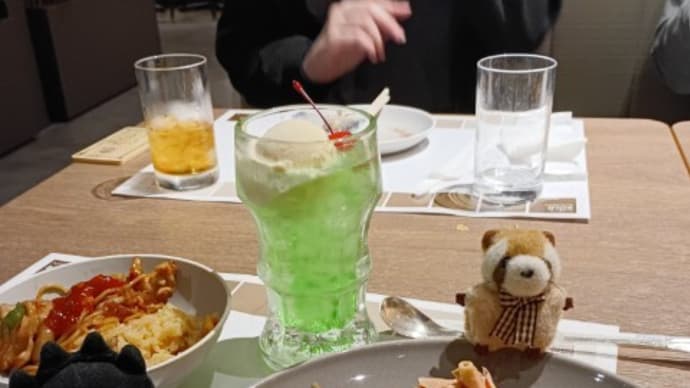 30年ぶりくらいに飲んだセルフクリームソーダ…