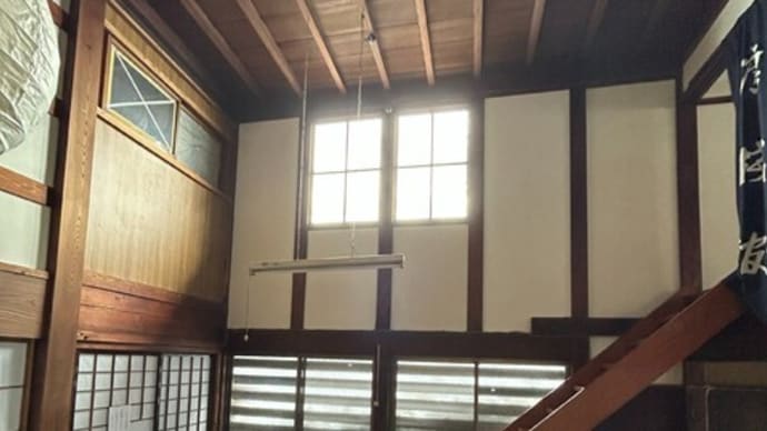 きはだやと明かり採りの窓。