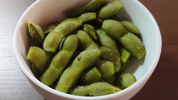 今年初の黒豆の枝豆