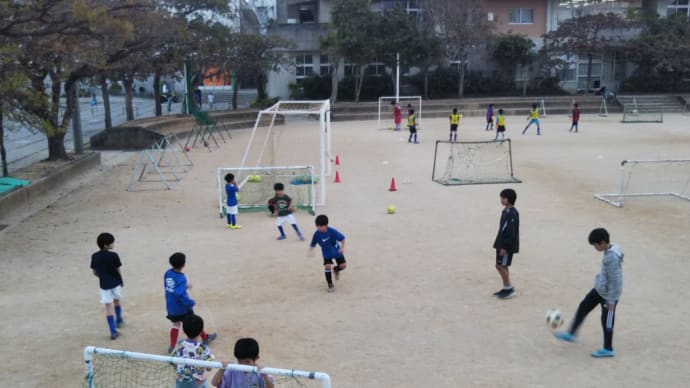 坂下キッズサッカースクール 金曜日の1年と幼稚園メンバー