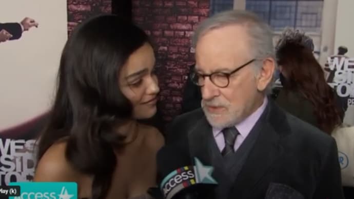 レイチェル・ゼグラーとスピルバーグ監督の映画インタビュー動画