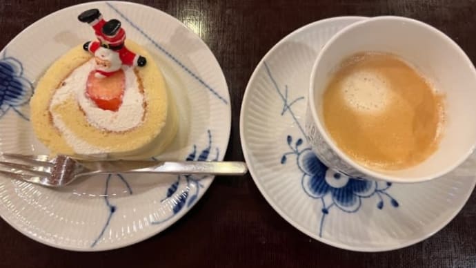 いちごのロールケーキ・・・Xmasケーキはいいよって言ったけど