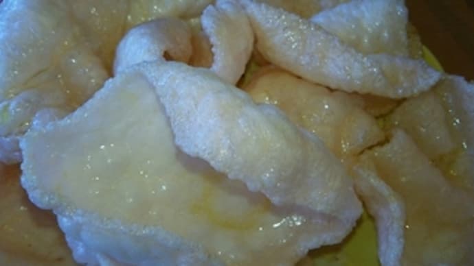 エビせん、ピンク色と茶色