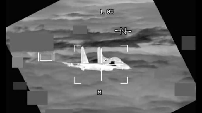 中国人軍機、南シナ海上空で米軍機から3メートル以内に異常接近