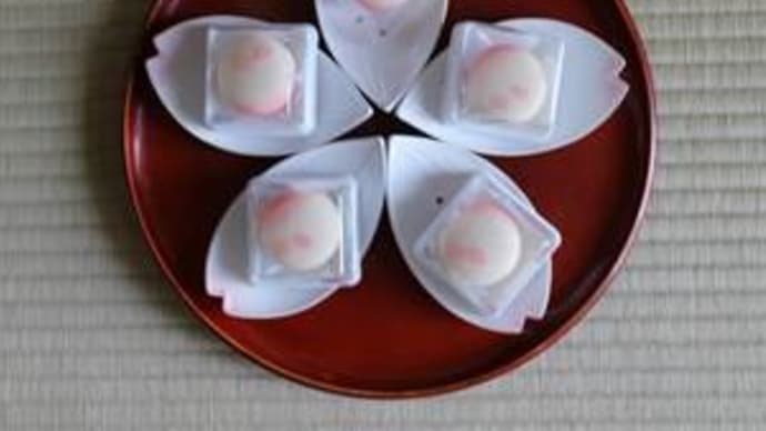 20210327弥生稽古③の御菓子 美しく銘々皿で