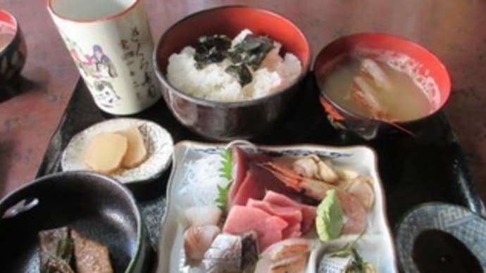 「さくら寿司」で土日祝日限定ランチ。今回のきまぐれランチはパスタ!刺身定食もおいしい!