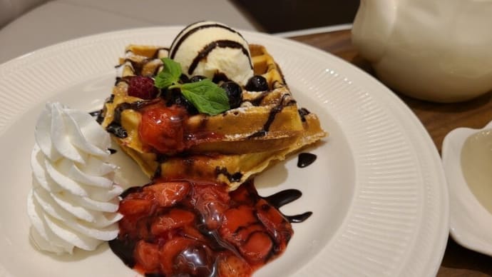 久しぶりのカフェ&名月