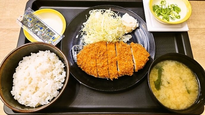 松のや(浦安駅前店)で得朝ロースかつ定食(選べる小鉢は納豆)(2024年12月28日)