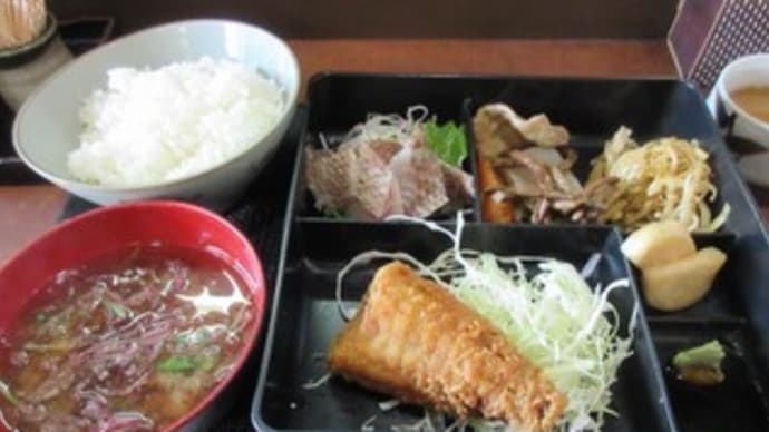 8月22日の海幸弁当650円は、赤魚の竜田揚げや、真鯛の松皮造り付き