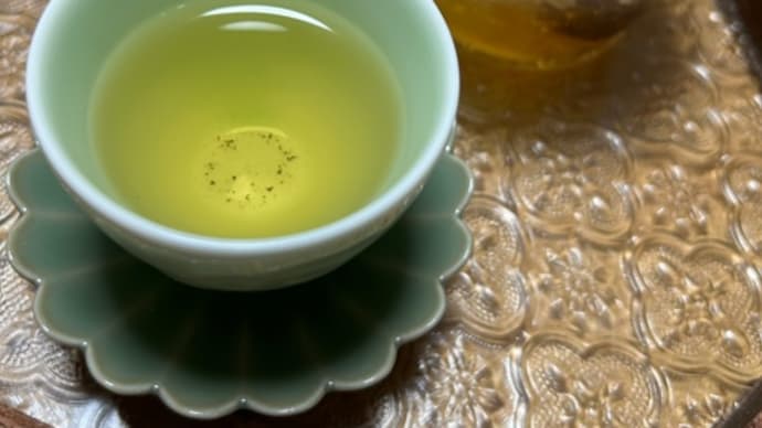 ほっと一息 黒茶とおやつ🫖