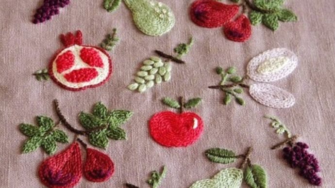 刺繍 - 秋の果物