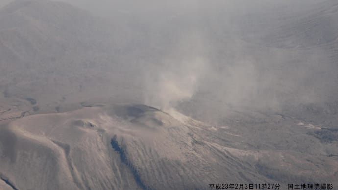 新燃岳の隣の中岳も噴火している？