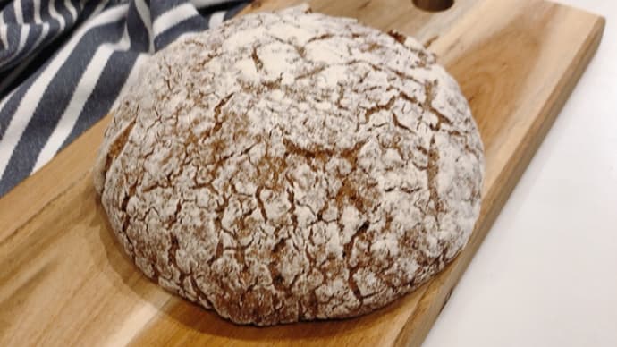 ライ麦たっぷりのパン