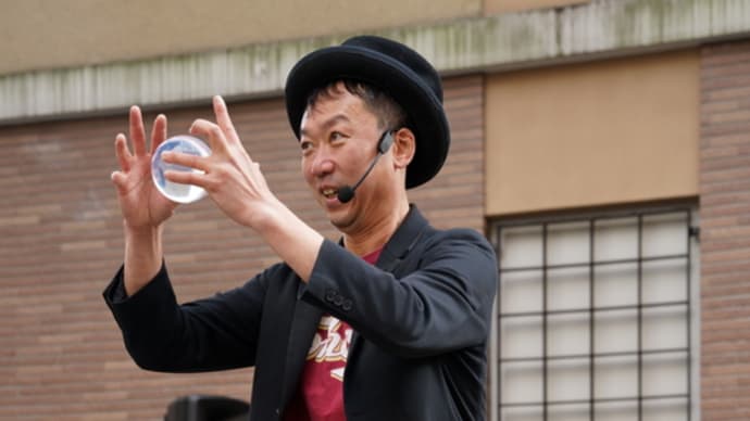 浅草楽天地ビル前 15