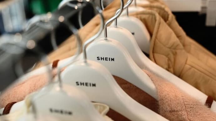 フランス、ファストファッション規制で「衝動買い」広告禁止へ　中国系通販が念頭