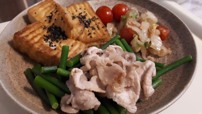 遅い夕食になったので‥‥