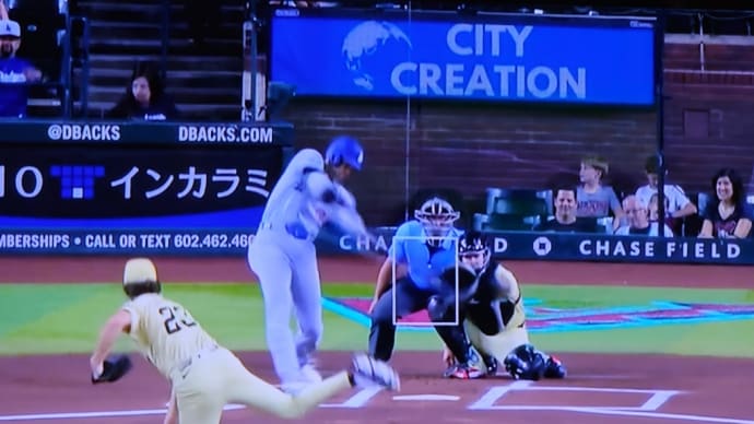 速報・大谷、メジャー史上初の「43ー43」達成‼️43号ソロ本塁打を左中間スタンドへ叩き込む&死球→43盗塁