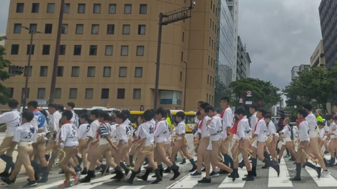 また、月曜日から雨が続きます。御用心下さい。今日から15日まで博多は山笠。祭り一色です。 #博多祇園山笠 #博多 #山笠