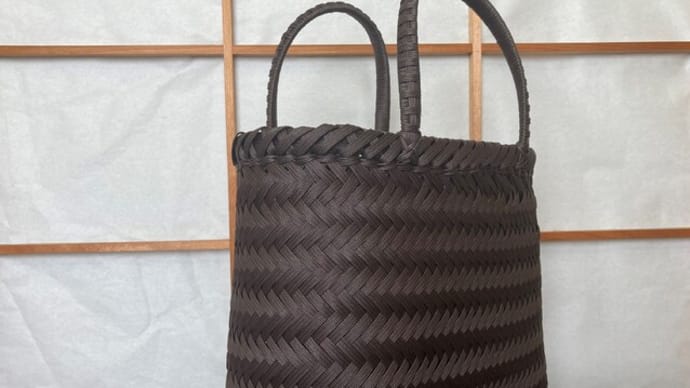 くろみつ色 カゴバッグ