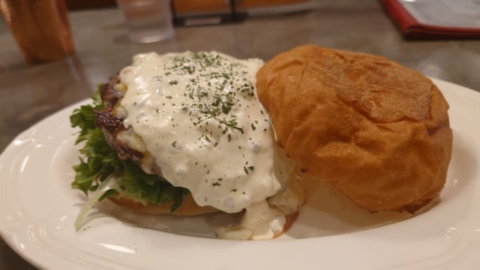 日本橋馬喰町でタルタルチーズバーガーどうでしょう