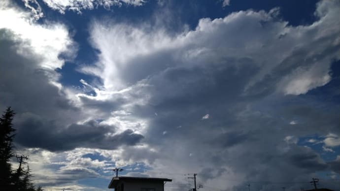 雲がバトンタッチ
