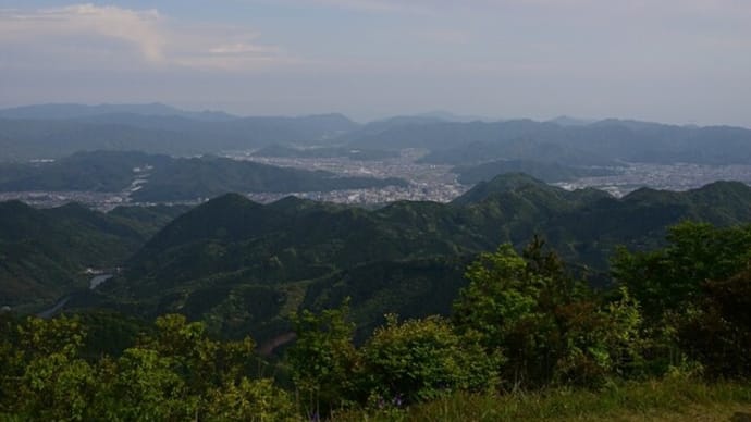 東鳳翩山山頂から