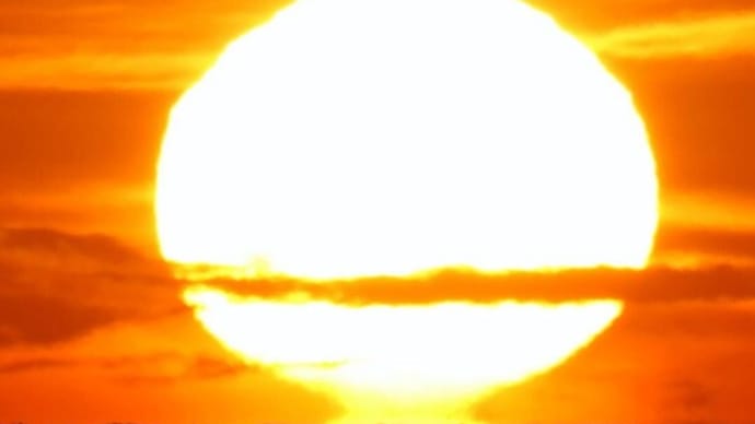 達磨太陽(朝陽) 2024年だるま朝陽23号 8月28日 弓ヶ浜海岸