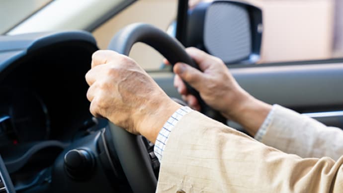 最近、驚いたこと(33) ……車の「高齢者マーク」は何歳から付けるのか?……