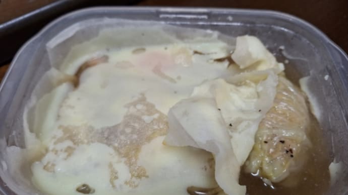 クッキングペーパーで脂肪分を取り除く