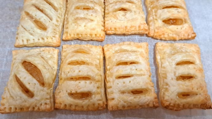アップルパイと焼きドーナツ。