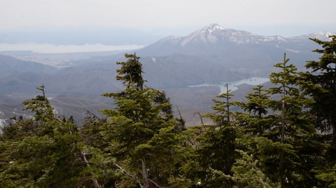 中吾妻山_山頂の眺望《猪苗代湖・磐梯山》
