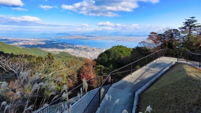 坂本ケーブルで下山して 旧竹林院 経由で
