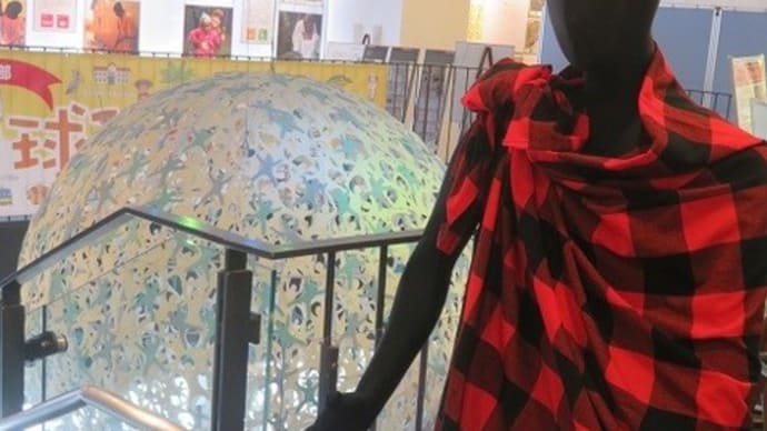 楽書き雑記「生き生き、カラフルなティンガティンガ絵画を中心に=名古屋・ささしまライブのJICA中部で『はずむ!カラフルアフリカ展』を開催中」