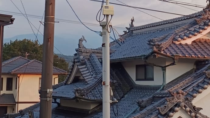 【念願の】平面地デジアンテナ導入しました【DXアンテナ 地上デジタルアンテナ UHF平面 アンプ付(26素子相当) ブースター内蔵 UH26BA】