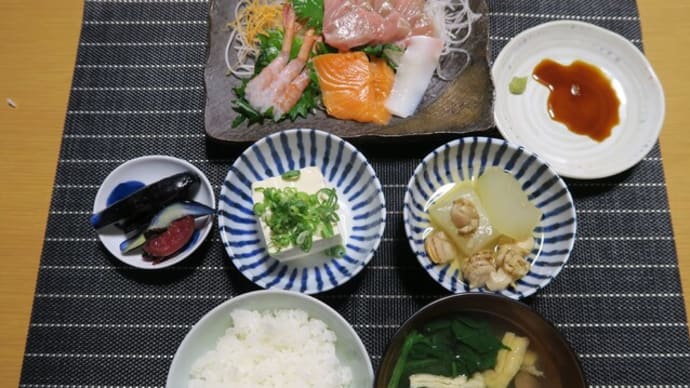 刺身定食、食いっちくて食いっちくて、炊屋食堂の田舎定食・・・庶民の味。