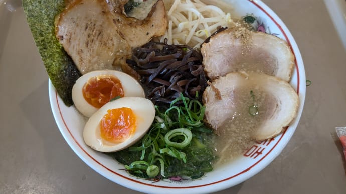 博多だるま JAPAN MARK IS みなとみらい店 全部のせラーメン