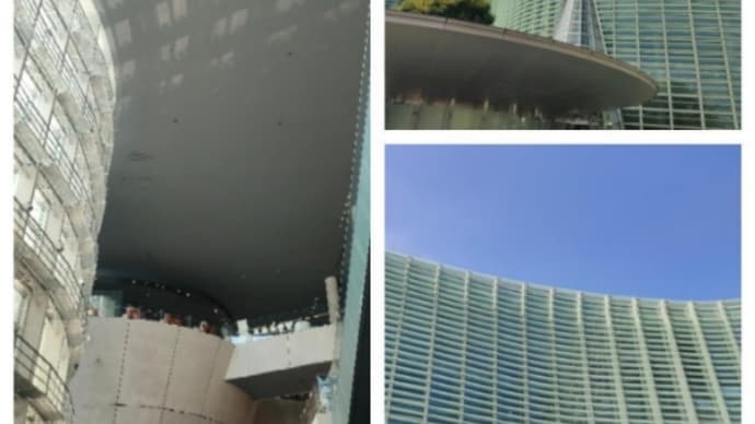 サンローラン展 青空に美しくそびえ立つガラスの新国立美術館✨✨✨