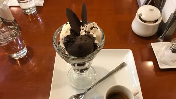 チョコレートパフェ